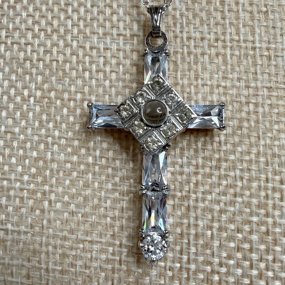 Cross pendant crystal rhinestone necklace with the Lord’s Prayer magnified